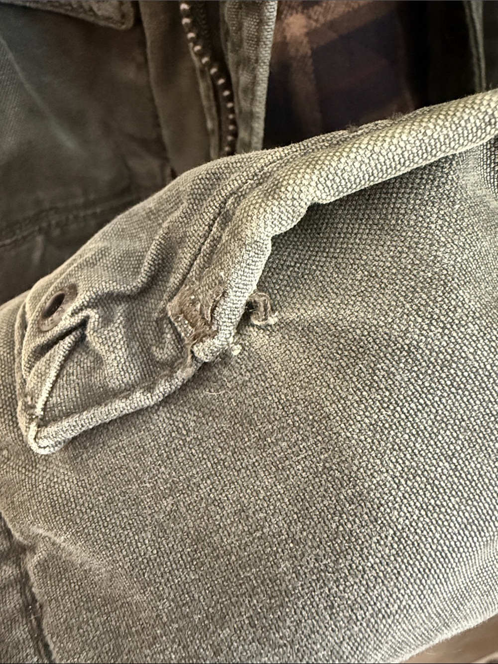 Almost Vintage (2008) Abercrombie & Fitch Men's Military Field Jacket in Olive - Picture 11 of 12